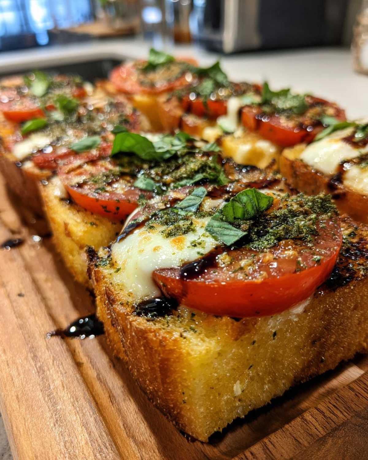 Backyard Caprese Garlic Bread - detail 3