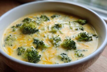 Broccoli Cheddar Soup (Panera Copycat)